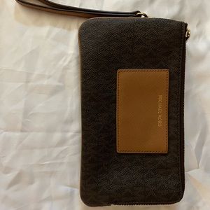 Large Logo Michael Kors Wristlet